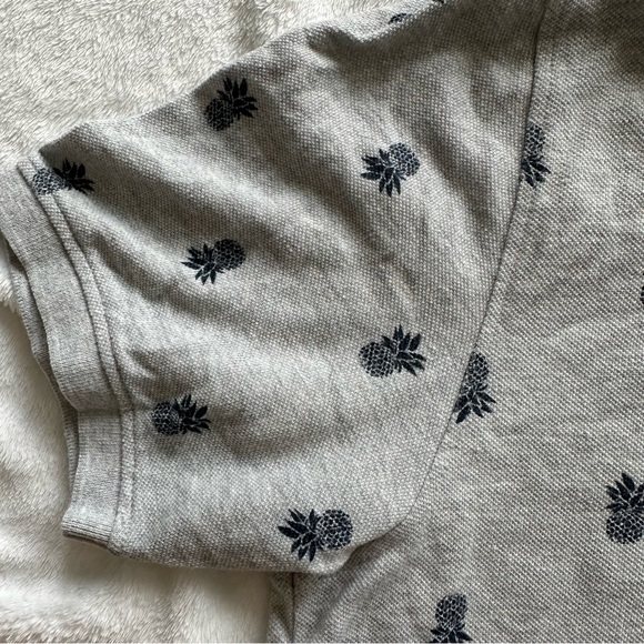 3/$30 Pineapple Print Men’s Polo Shirt, Large - Picture 3 of 5